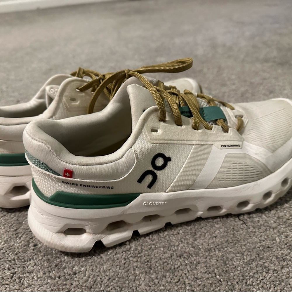 On cloud Cloudrunner 2